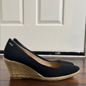 Viscata Barcelona Womens Black Canvas V-Cut Wedge Espadrilles Euro Size 39 NWOB